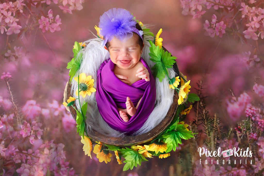 sesión fotográfica newborn - recién nacido tomada por Sofía Jarrín de Pixelkids - estudio fotográfico